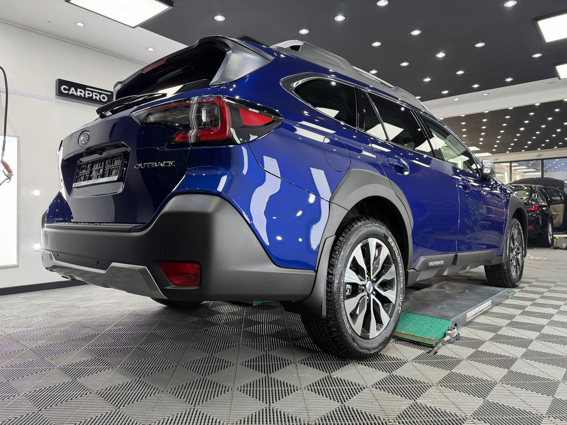 Subaru Outback văzut din spate după înfolierea integrală PPF